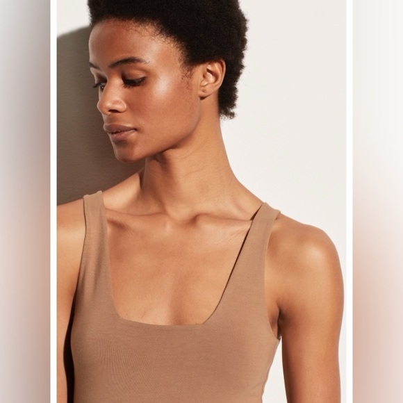 Vince SQUARE NK STRECTH TANK Camel - Picture 9 of 9